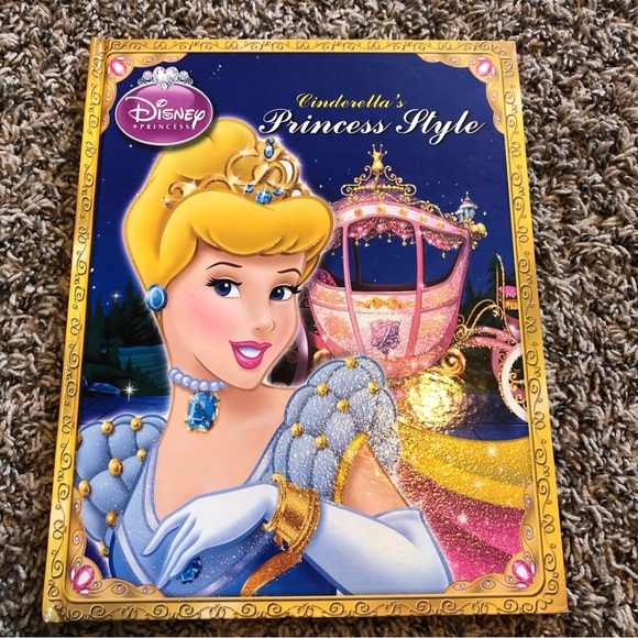 Disney Cinderella’s Princess Style Book - Picture 1 of 4